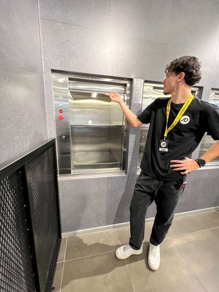 dumbwaiter being used in JD sports cyprus