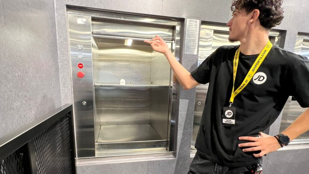 Retail dumbwaiter