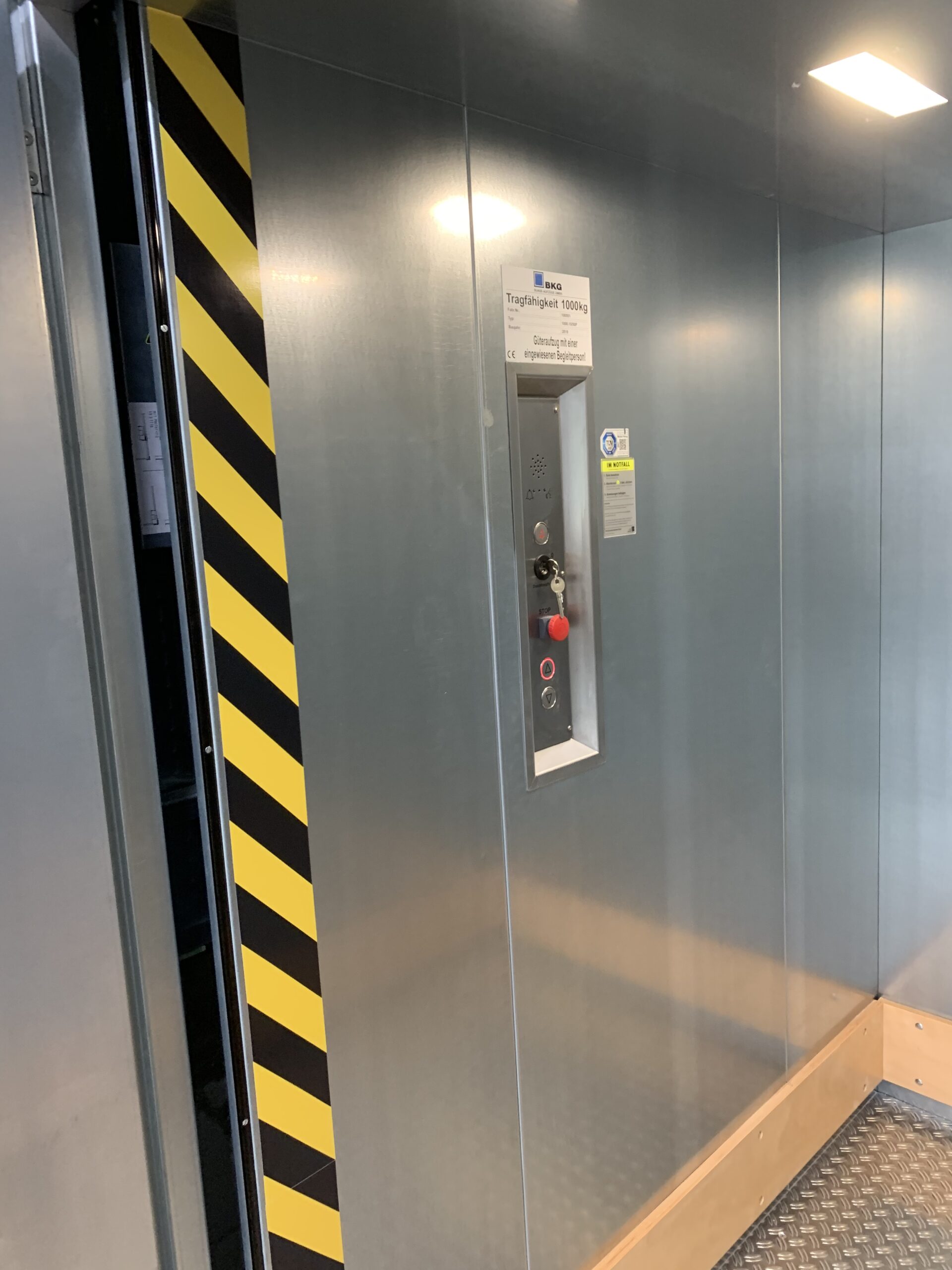 goods lift